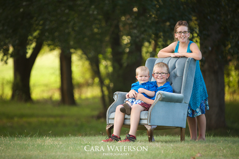 cousins in chair