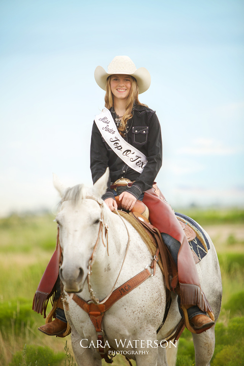 rodeo queen on horseback